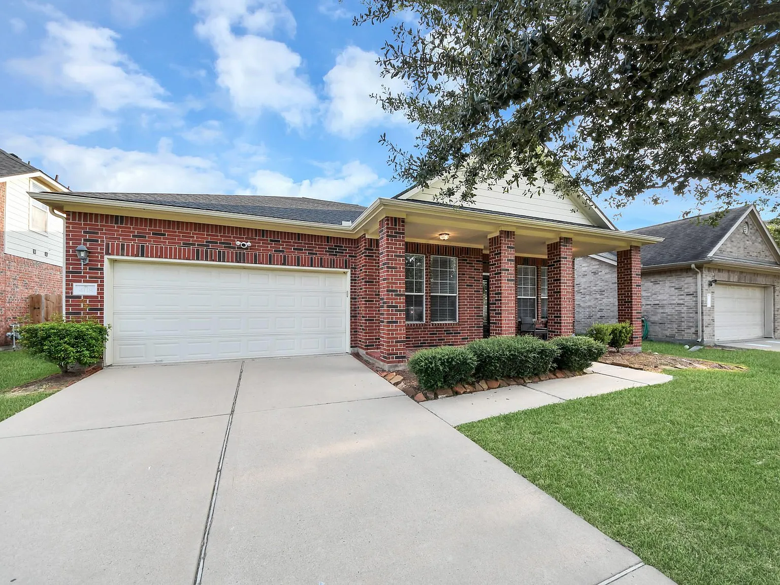 4 bed, 2.5 bath, 2177 sqft, $2,500 — Photo 3