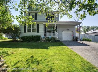 317 Green Acres Rd, Manchester, NJ 08759