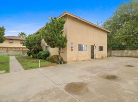 610 N Pasadena Avenue