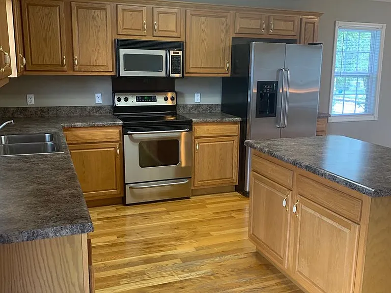 1200 S Spring St — Photo 17