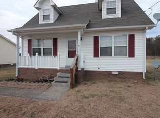 135 Waterford Dr, Oak Grove, KY 42262