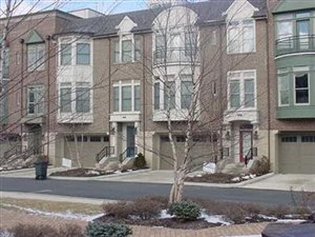 1st image of 308 Halstead Ln