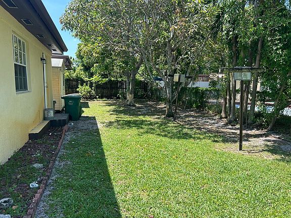 5th image of 7813 NW 66th Terrace