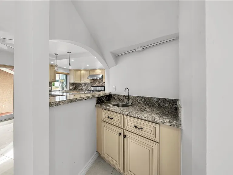 2222 Pier Ave — Photo 57