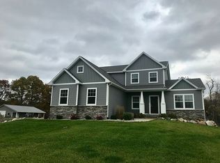 11688 Fowlerville Rd, Fowlerville, MI 48836