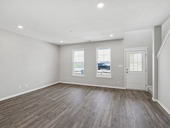 5th image of 1043 E 117th Pl