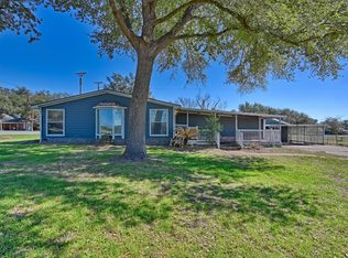 1101 S Masonic St, Bellville, TX 77418