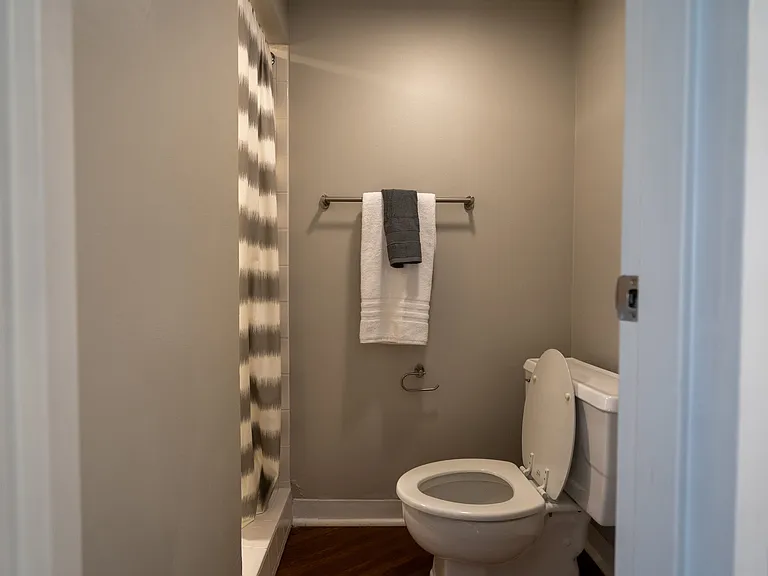 University Club Apartments — Photo 9
