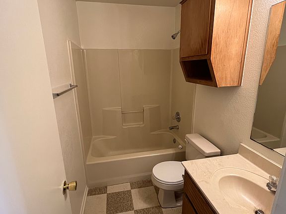 2nd image of 506 W Green Ave #B