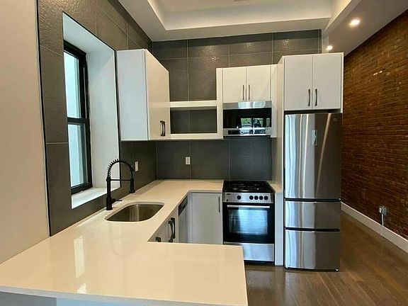 2nd image of 90 Manhattan Ave #2G
