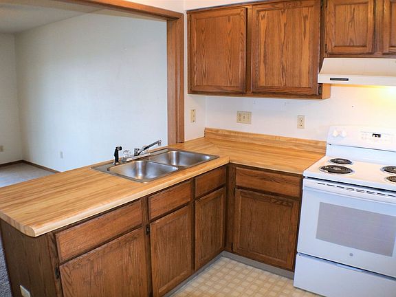 5th image of 734 Westwinds Dr APT 4