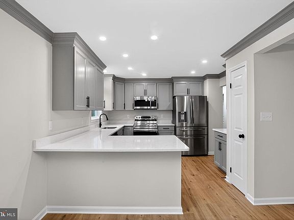4th image of 39591 Mason Dr