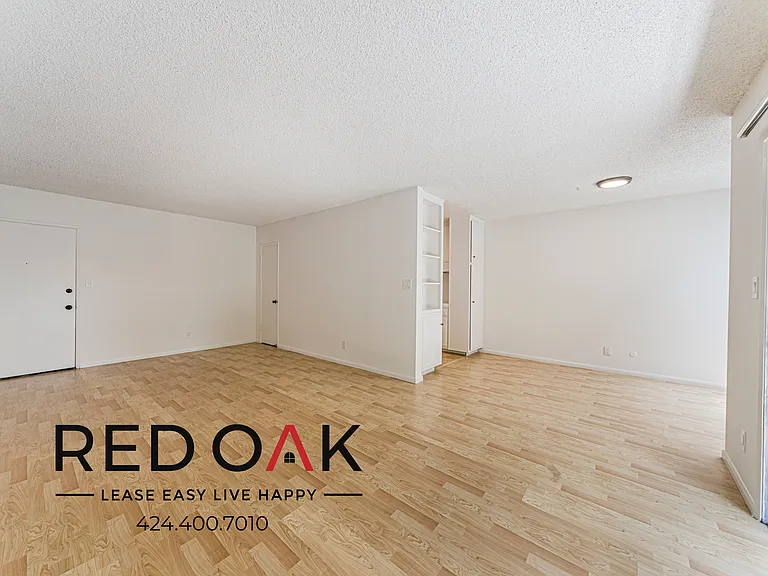 319 S Clark Dr #108 — Photo 6