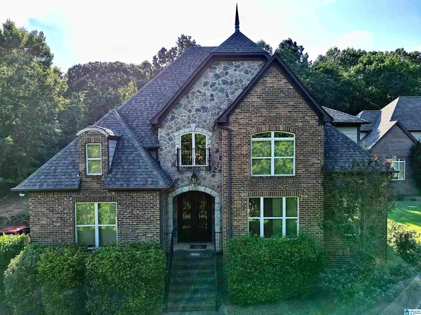 8218 Carrington Dr, Trussville, AL 35173