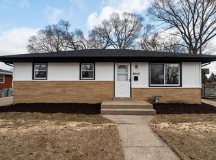 8600 W Crossfield Ave, Milwaukee, WI 53225