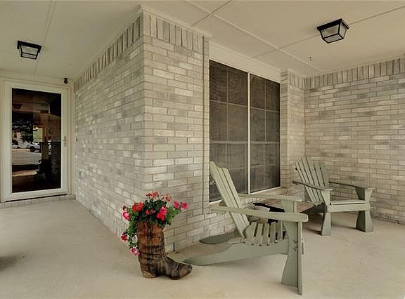 4th image of 1401 Catalina Dr