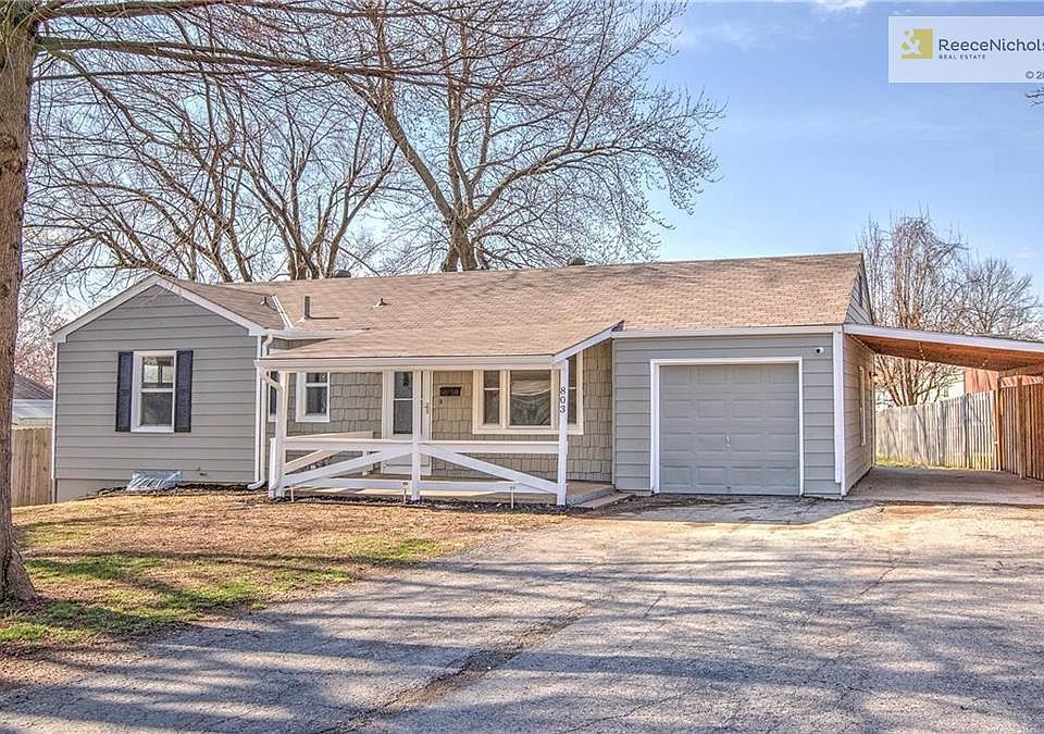Front of home.. Double driveway - lots of off road parking!