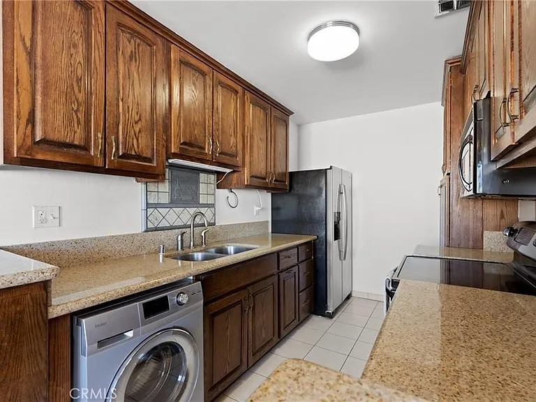 5400 Newcastle Ave #56 — Photo 9