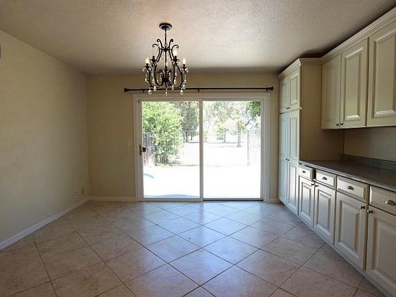 5th image of 107 Green Tree Dr