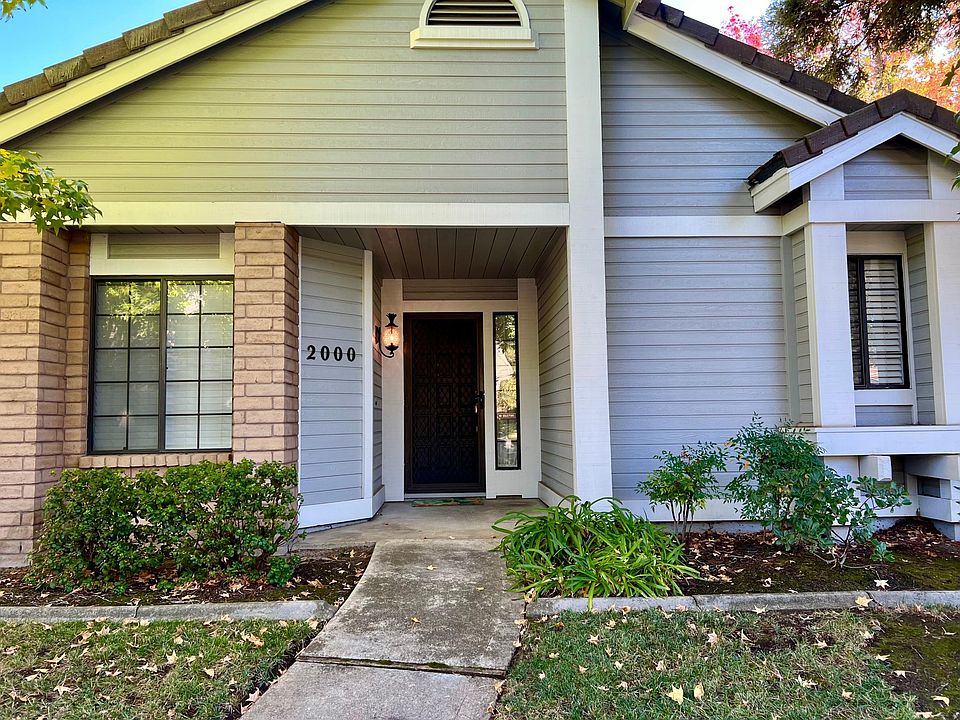 1st image of 2000 Fernwood Cir