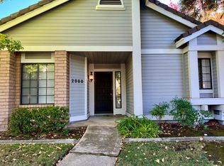 2000 Fernwood Cir, Roseville, CA 95661
