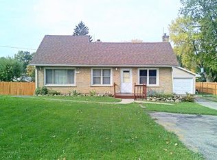 912 N Clarendon Dr, Round Lake Beach, IL