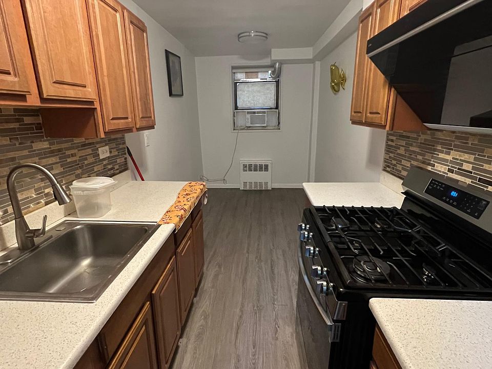 1st image of 15274 Melbourne Ave Floor 1