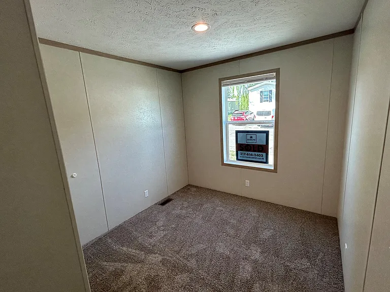 28710 N Maple St #201 — Photo 8