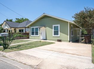 813 5th St, Lockhart, TX 78644