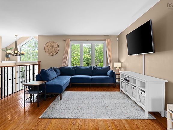 3rd image of 319 Buckingham Dr