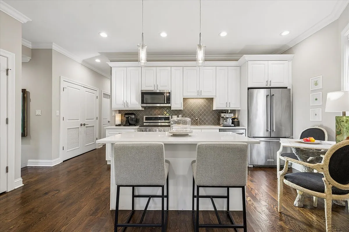 3 bed, 1150 sqft, $3,650 — Photo 4