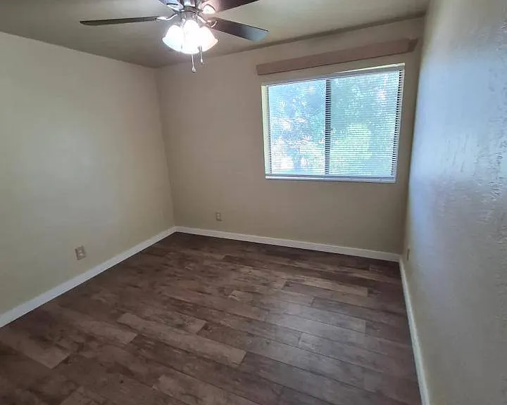 3285 Canyon Dr #6 — Photo 8