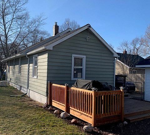 3rd image of 915 Seymour Ave