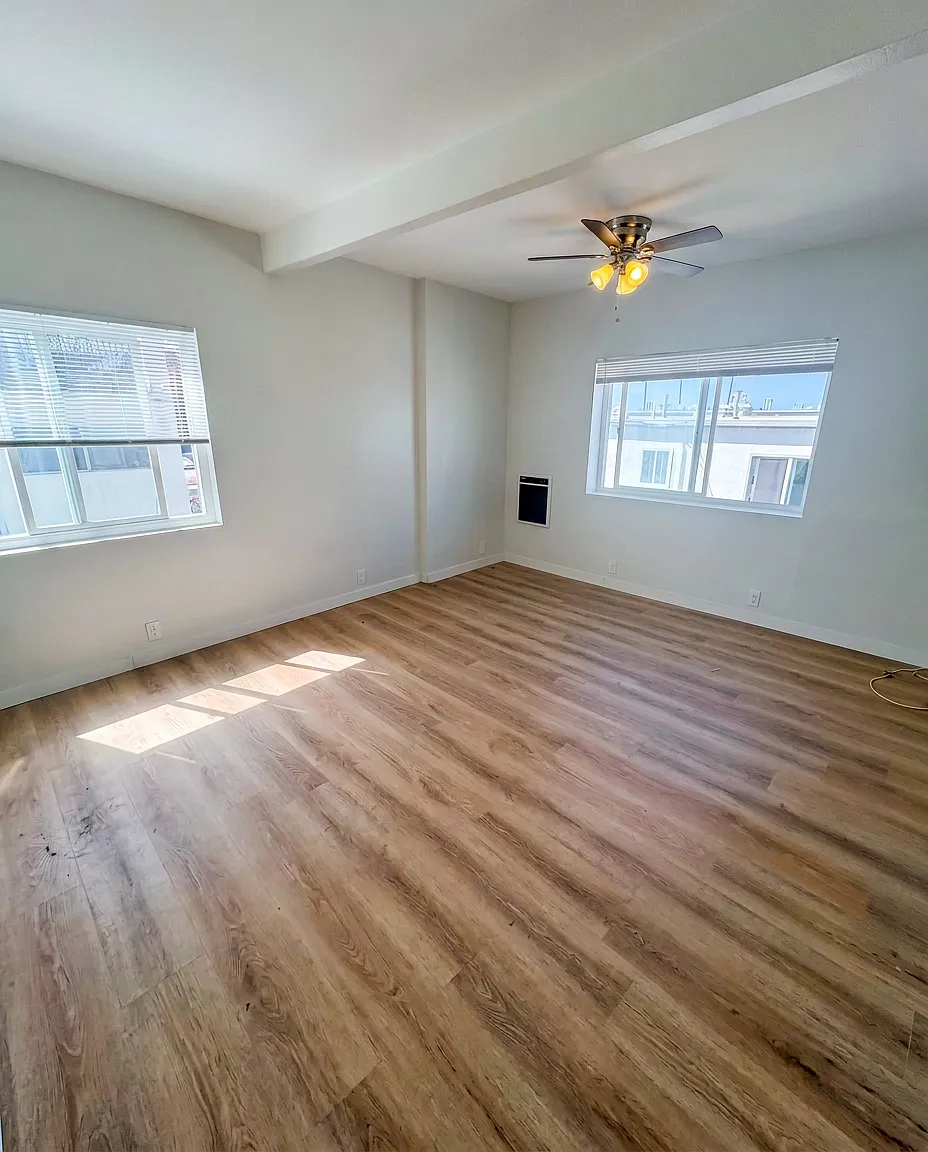 Studio, 375 sqft, $2,325 — Photo 4