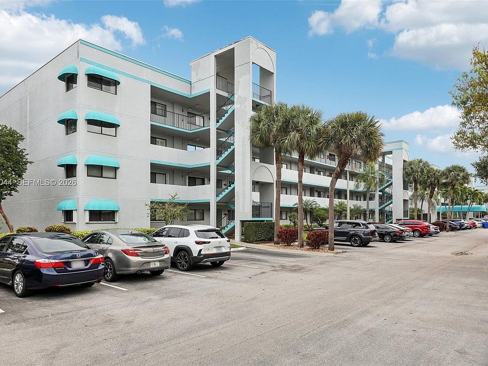 1st image of 4725 Lucerne Lakes Blvd E APT 405