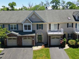 193 Sapphire Ln, Franklin Park, NJ