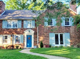 576 Neff Rd, Grosse Pointe, MI 48230