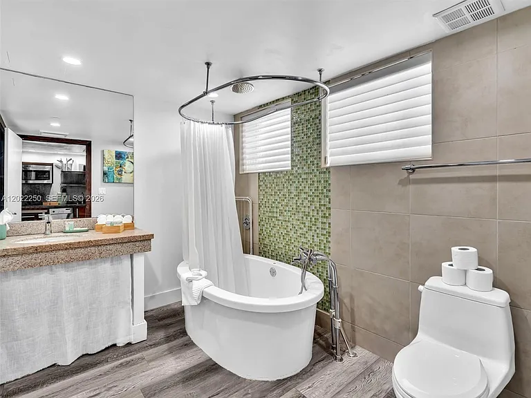 1052 Ocean Dr #C203 — Photo 21