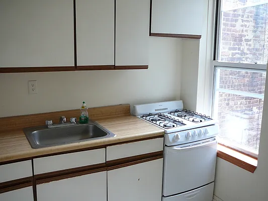 Rented by Kings Court Real Estate | media 42