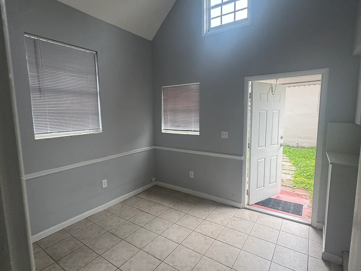1 bed, 389 sqft, $1,600 — Photo 2