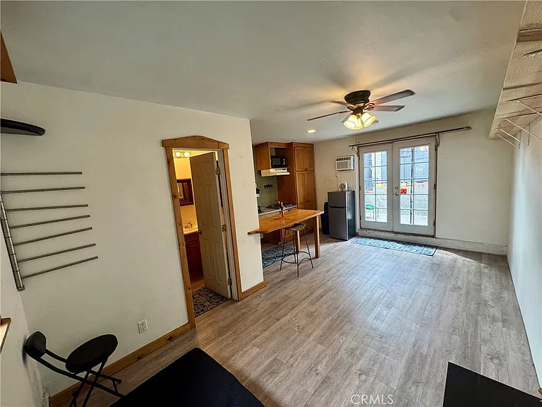 13737 Linfield Ave — Photo 11