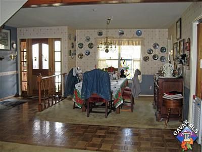 Entry / dining