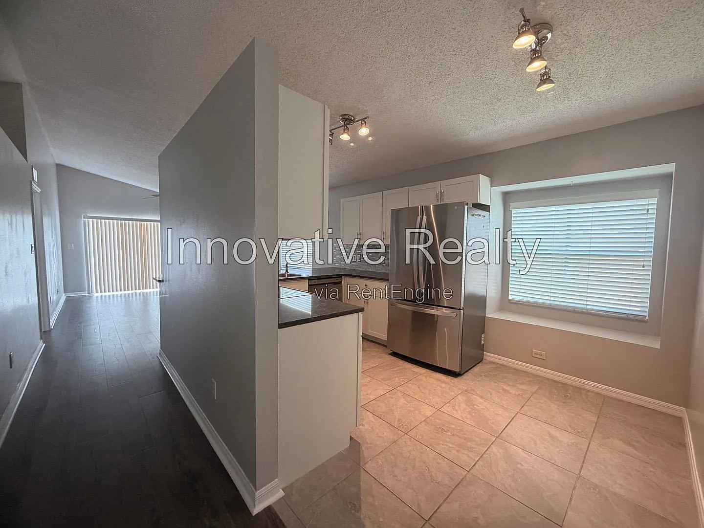 3 bed, 2.0 bath, 1161 sqft, $2,095 — Photo 4