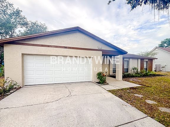 3rd image of 734 Sandy Creek Dr