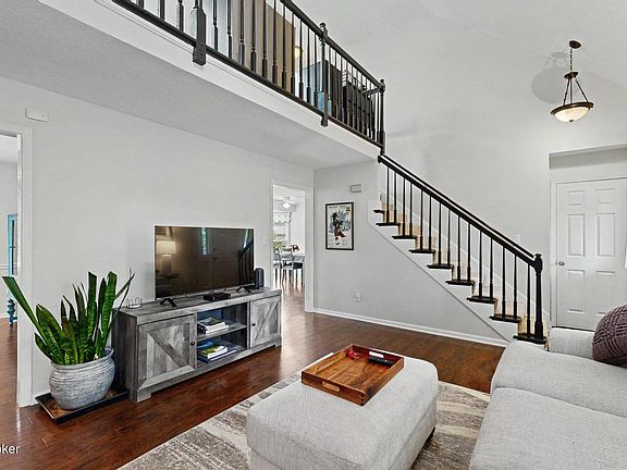 5th image of 10705 Seven Oaks Dr