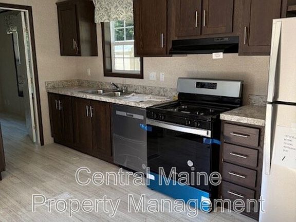 3rd image of 17 Austin Dr