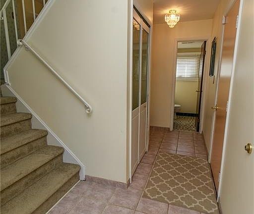 3rd image of 1674 Belfair Dr