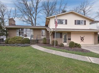 9654 Stoney Creek Ln, Parma Heights, OH 44130