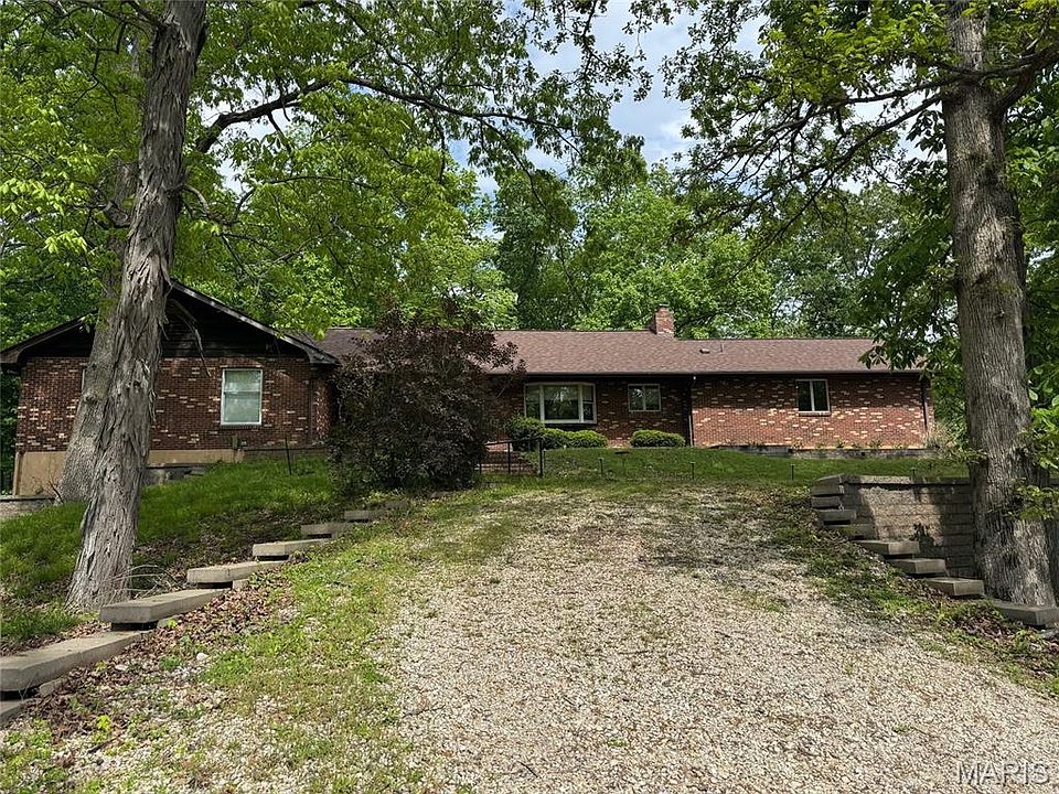 1st image of 635 E Villa Ridge Rd