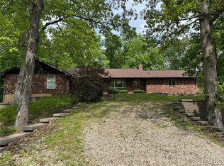 635 E Villa Ridge Rd, Villa Ridge, MO 63089